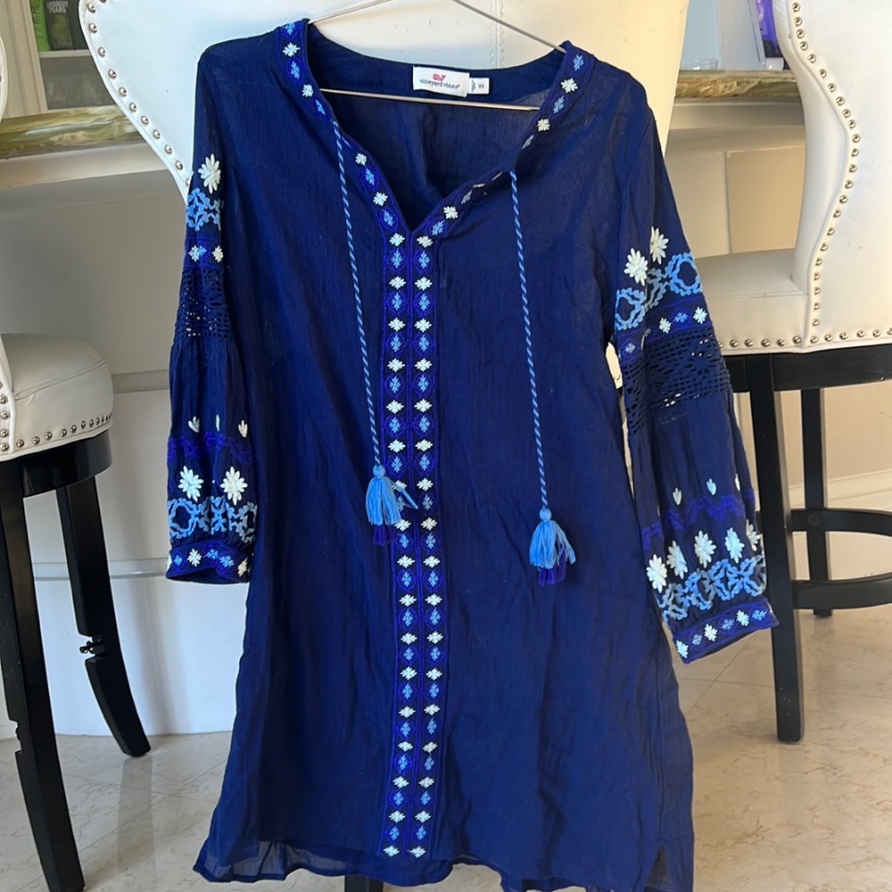 Vineyard vines embroidered coverup xs